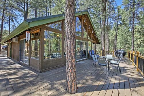 Rustic Prescott Cabin With Loft And 1,000-sq-ft Deck!