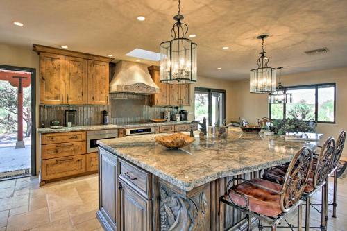 Luxe Tucson Vineyard Home With Views And Fire Pit