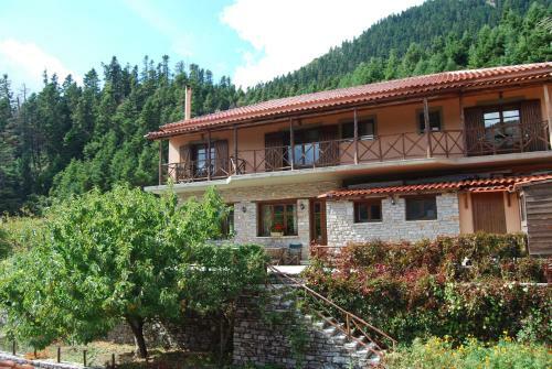 Hostal Dryades Guesthouse