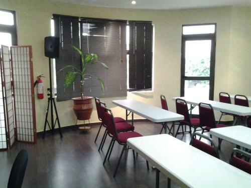 Albergue Access Inn