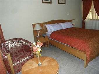 Rayporsh Hotel