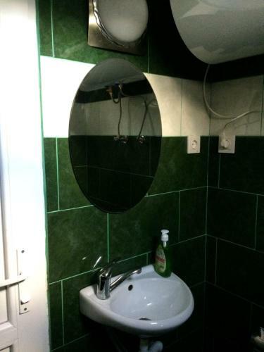 Hostal Sana Guest House