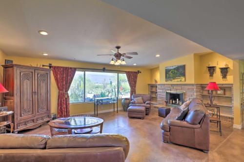 Spacious Oasis With Hot Tub, 6mi To Saguaro Park