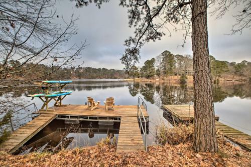 Renovated Lakefront Escape With Private Dock And Deck!