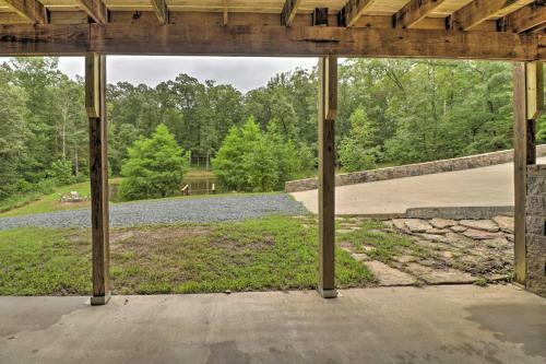 Hideaway Cabin - Walk To Greers Ferry Lake!