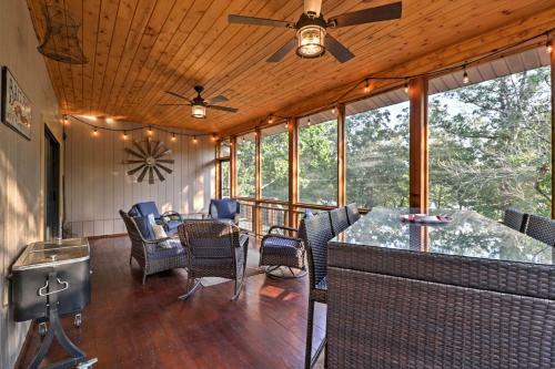Waterfront Home On Lake Sherwood With Dock And Deck!