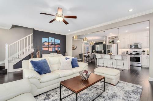The Ritz - Centrally Located - Luxury Amenities