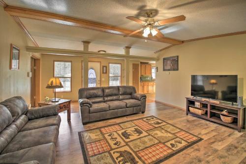 Retreat On Lake Hamilton With Sunroom And Dock!