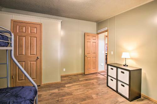 Retreat On Lake Hamilton With Sunroom And Dock!