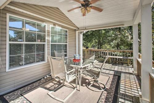 Retreat On Lake Hamilton With Sunroom And Dock!