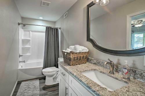 Spacious Hot Springs Escape On Lake Hamilton!