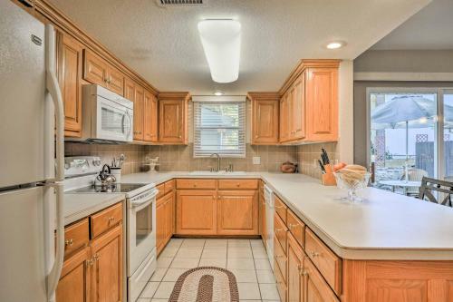 Private Lakefront Townhome In Hot Springs Village!
