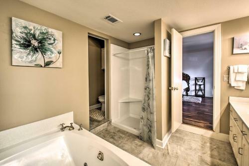 Hot Springs Home With Pool, 0 5 Mi To Oaklawn!