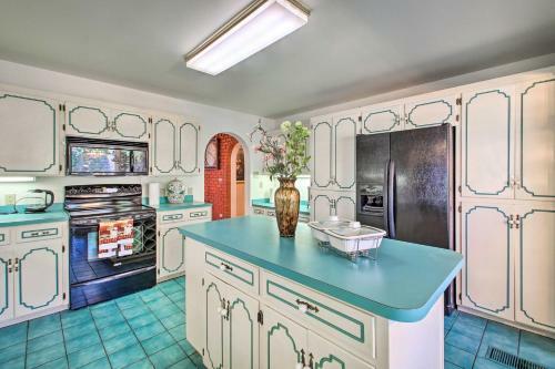 Hot Springs Home With Pool, 0 5 Mi To Oaklawn!