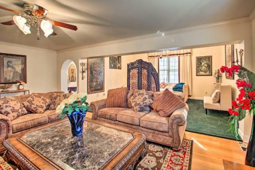 Hot Springs Home With Pool, 0 5 Mi To Oaklawn!