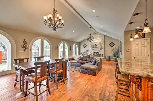 Hot Springs Home With Pool, 0 5 Mi To Oaklawn!
