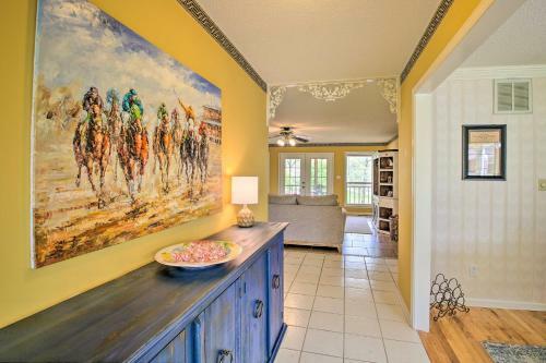 Gorgeous Lakefront Escape With Balcony And Dock!