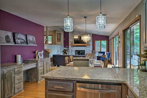 Beaver Lake Home With Views And Private Pool!