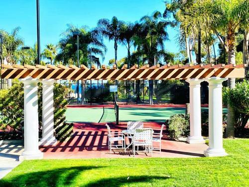 Hamilton Cove-boho Chic Villa W/golf Cart...no Pets.