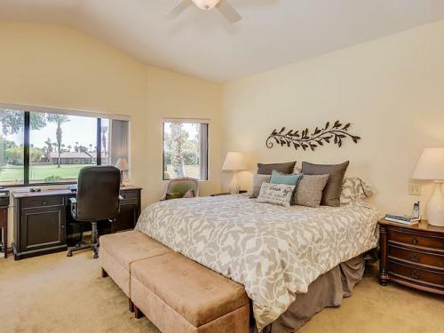 Destination Sunny Fairways