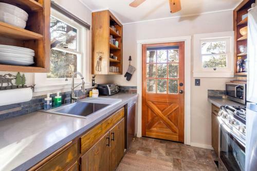 Curly Cabin - 1964 By Big Bear Vacations