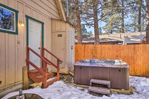 Rustic Cabin With Hot Tub, About 5 Mi To Ski Slopes