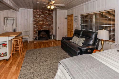 Winter Pines Cabin - 1898 By Big Bear Vacations