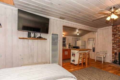 Winter Pines Cabin - 1898 By Big Bear Vacations