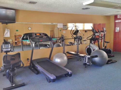 Roadrunner Club 18 Home