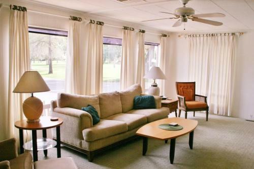 Roadrunner Club 18 Home
