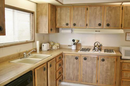 Roadrunner Club 137 Home Home