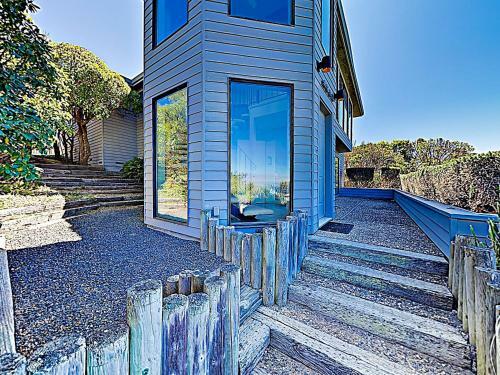 New Listing! Modern Beach Dream With Ocean Views Home