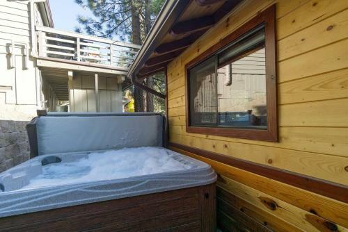 Moonlight Ridge - 1929 By Big Bear Vacations