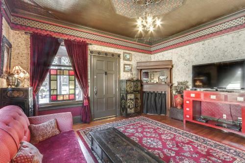 Downtown Campbell Victorian Home Nice Neighborhood King Bed