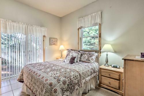Rustic Tahoe Home With Hot Tub Near Squaw Valley