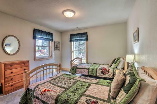 Rustic Tahoe Home With Hot Tub Near Squaw Valley