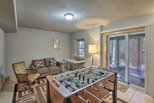 Rustic Tahoe Home With Hot Tub Near Squaw Valley