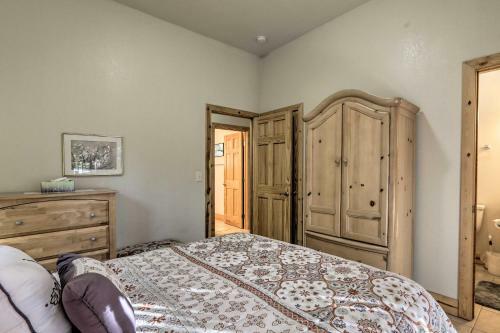 Rustic Tahoe Home With Hot Tub Near Squaw Valley
