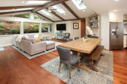 Wine Country Paradise - Private 1-acre Estate Home