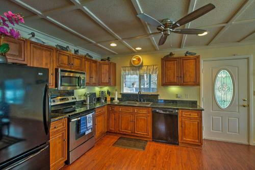 Lakefront Retreat With Dock, Paddle Boards And Kayaks!