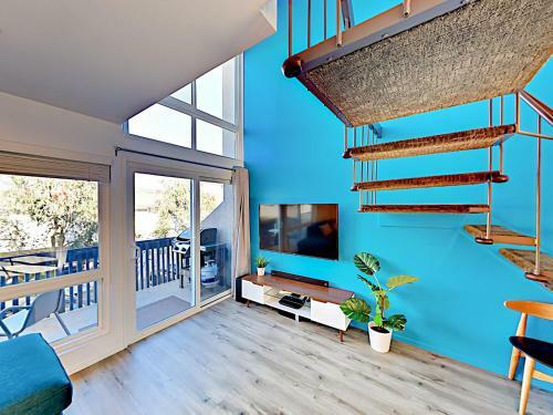 Apartamento Modern Mountain-view Condo, 1 Block To Beach! Condo
