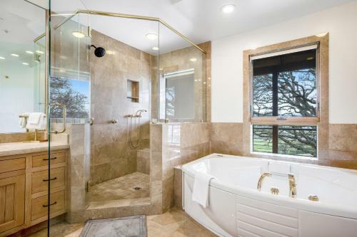 Woodhawk Vineyards Estate