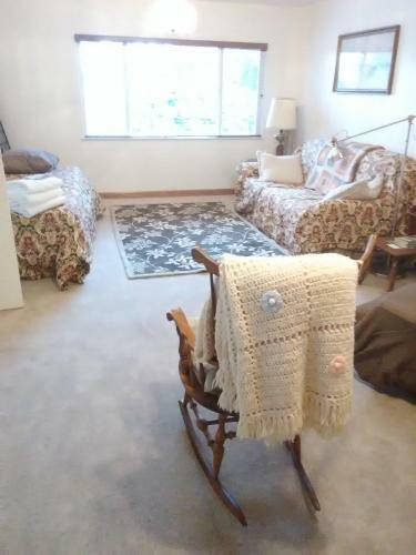 Lakeside Hostel & Guest House