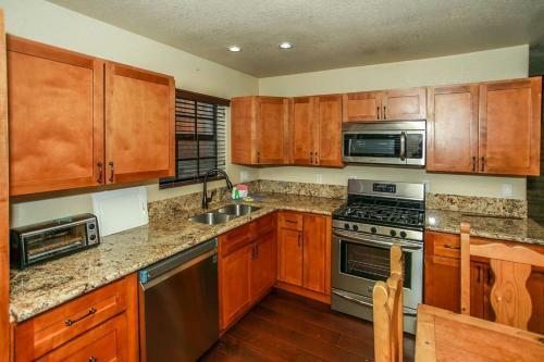 Fawnskin Chalet-1826 By Big Bear Vacations