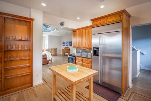 Oceanview Miramar Home Steps To Beach Restuarants Trails Activities
