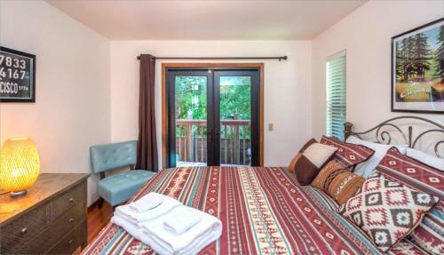 Absolute Zen! Redwoods! Bbq Grill! Fast Wifi!! Ping Pong!! Dog Friendly!