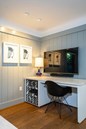Cedar Crest - Stellar's Jay Cottage 4