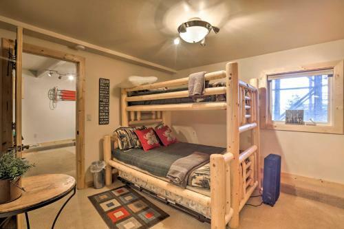 Treetop Chalet In Chambers Landing With Shuttle