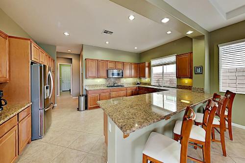 Posh Terra Lago Home - Fireplace & Private Pool Home