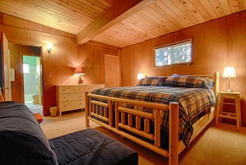 Cabin On Coon Street (cabin)